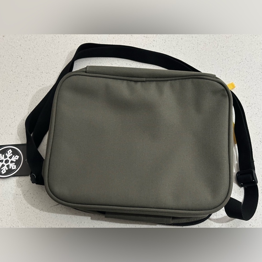✨NWT✨ Roots: Lunch Bag - Picture 2 of 9